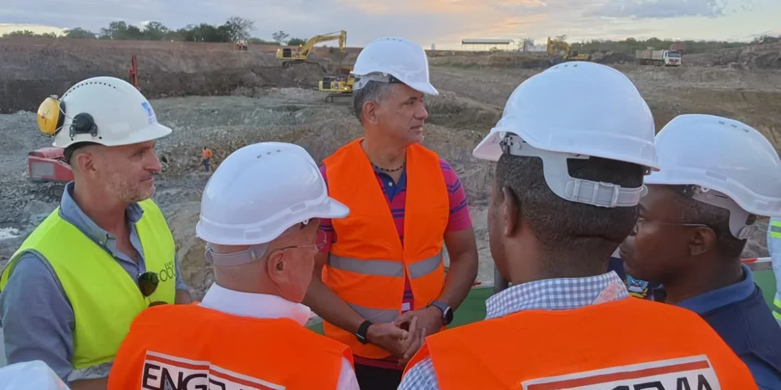 Ministro da Energia e Águas avalia avanço das obras da Barragem de Hita Hita no Cunene