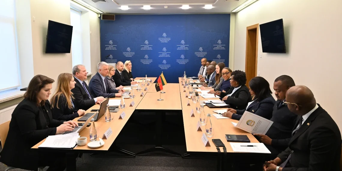 Angola e Lituânia reforçam cooperação em primeiras consultas políticas bilaterais