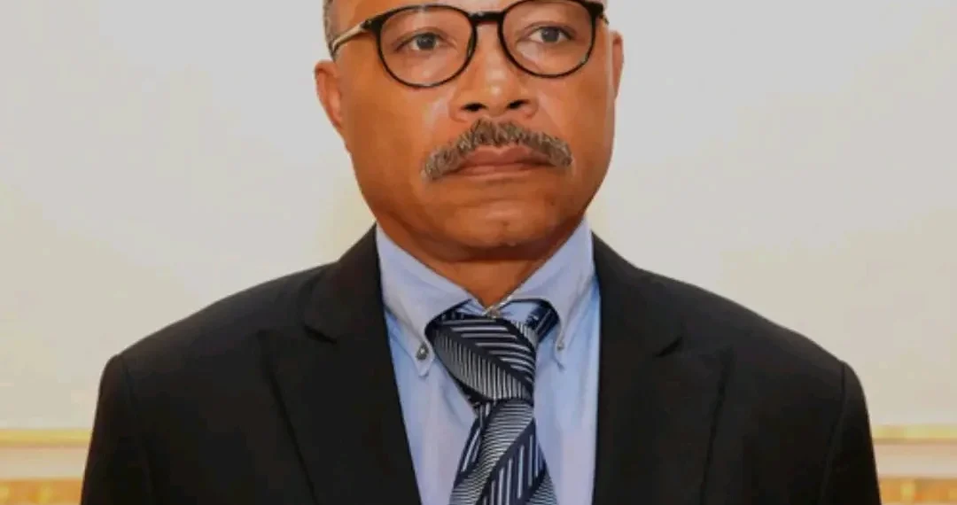 Lúcio Amaral é o novo ministro da Defesa Nacional