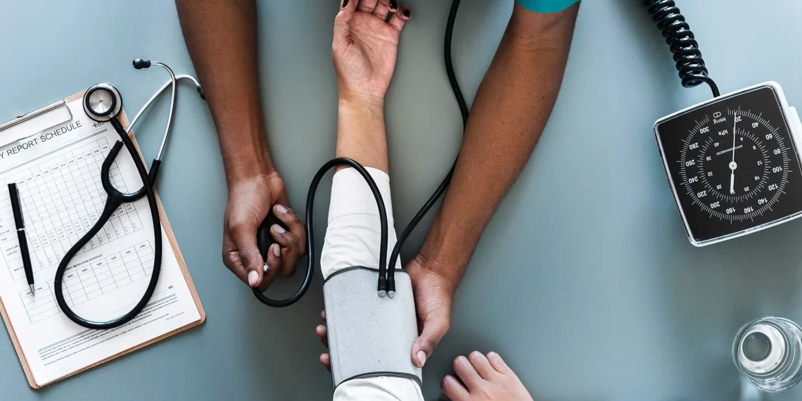 Entre o crescimento e o risco: a urgência da Medicina do Trabalho