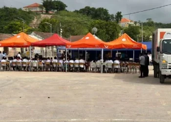 “Ciência sobre Rodas” leva conhecimento científico a estudantes do Bié