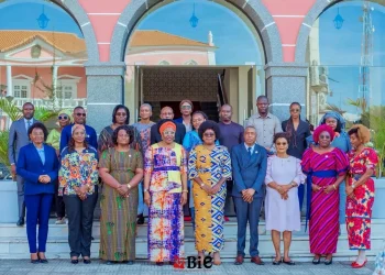 Grupo de Mulheres Parlamentares trabalha no Bié