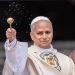 Papa Leão XIV prostra-se diante da Mamã Muxima