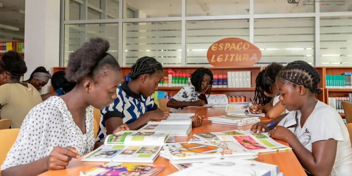 Projecto “Ler Faz Bem” na província do Zaire desperta mentes para o futuro