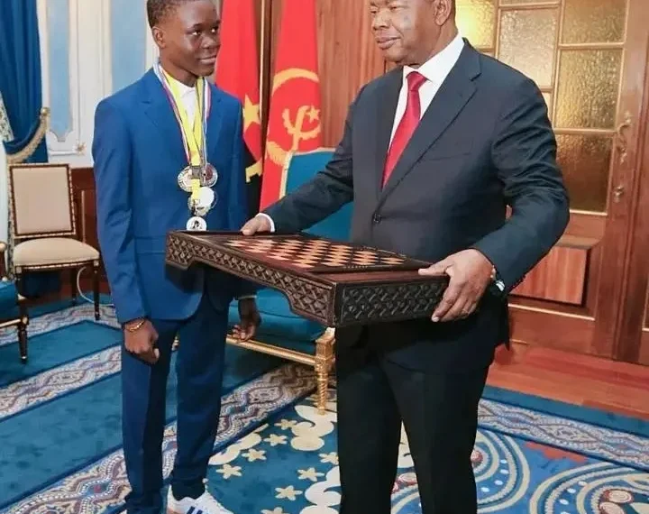 Presidente da República recebe vice-campeão africano júnior de xadrez