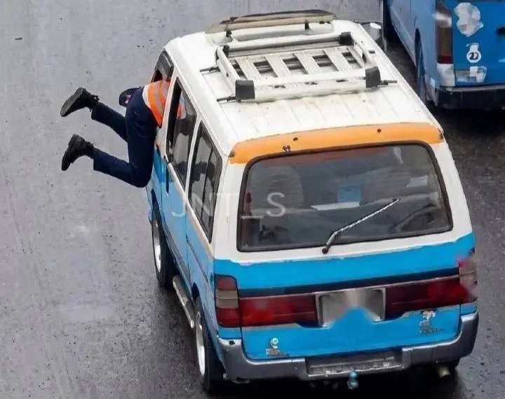 Motorista detido após arrastar agente regulador de trânsito no Mercado dos Congoleses