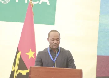 Governador do Moxico Leste destaca impacto da central solar do Luau no desenvolvimento regional