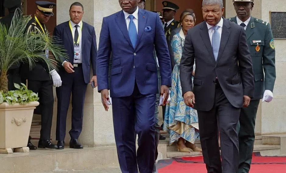 Presidente Gabonês encerra visita de Estado a Angola