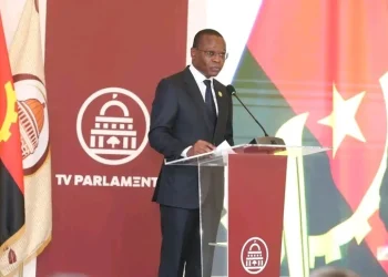 Adão de Almeida felicita Lázaro Kakunha pela eleição ao cargo de vice-presidente de Comissão do FP-SADC