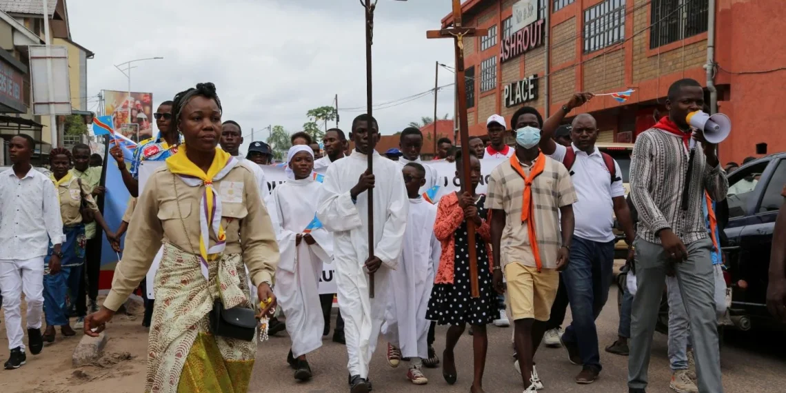 Milhares marcham em Kinshasa em apoio às sanções dos EUA contra Kabila
