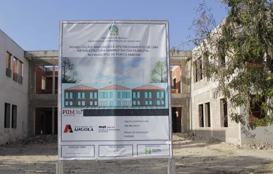 Mais de 50 empresas vetadas por incumprimento nas obras do PIIM