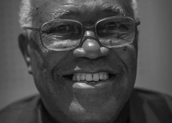 Dom Zacarias Kamwenho enluta Igreja Católica