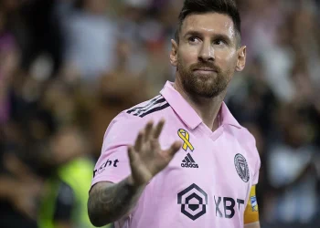 “Messi? O que surpreende é que tenha apenas quatro títulos pela Argentina”