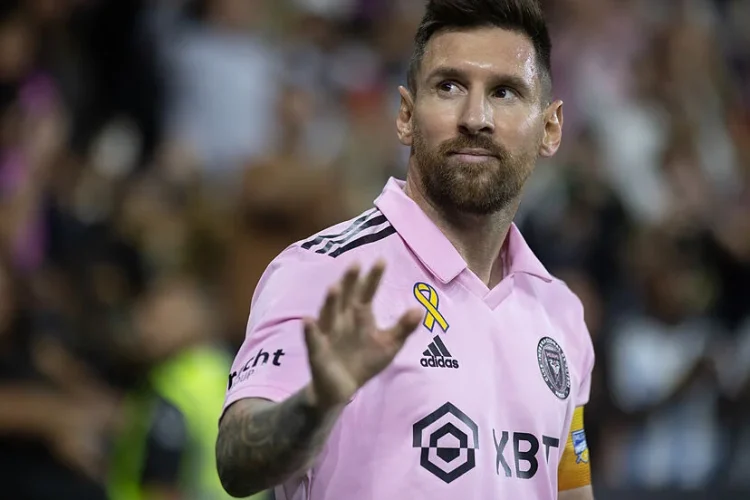 “Messi? O que surpreende é que tenha apenas quatro títulos pela Argentina”