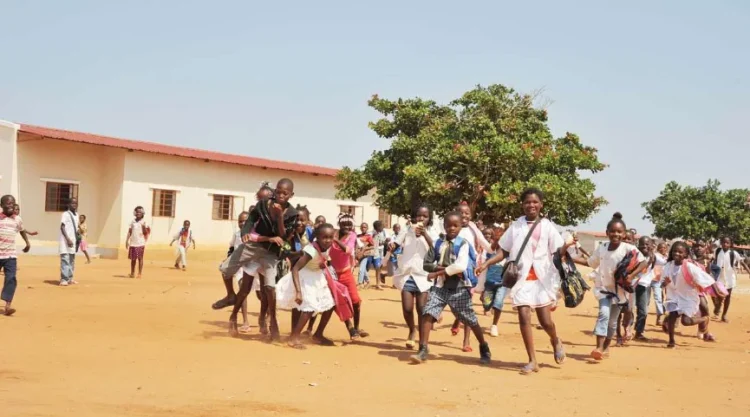 A melhor riqueza de Angola chama-se criança