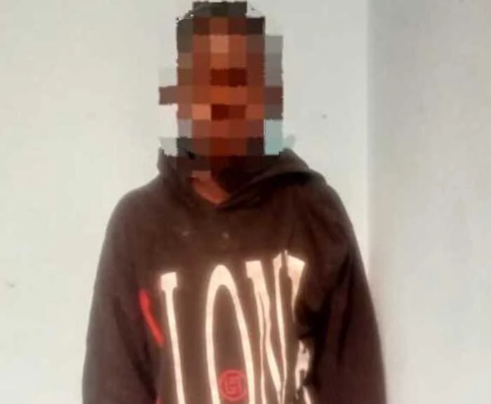 Passageiro supostamente embriagado danifica autocarro da TCUL após ser cobrado o valor da passagem