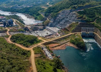 Obras do Aproveitamento Hidroeléctrico de Caculo Cabaça com 49% de execução física