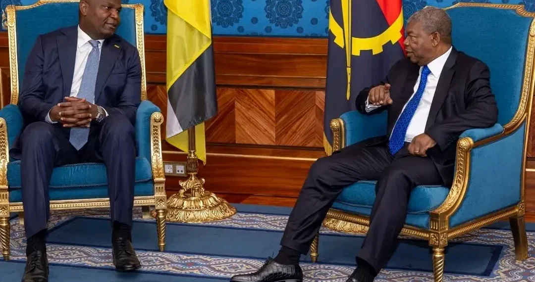 Presidente da República recebe homólogo de Moçambique em encontro de cortesia