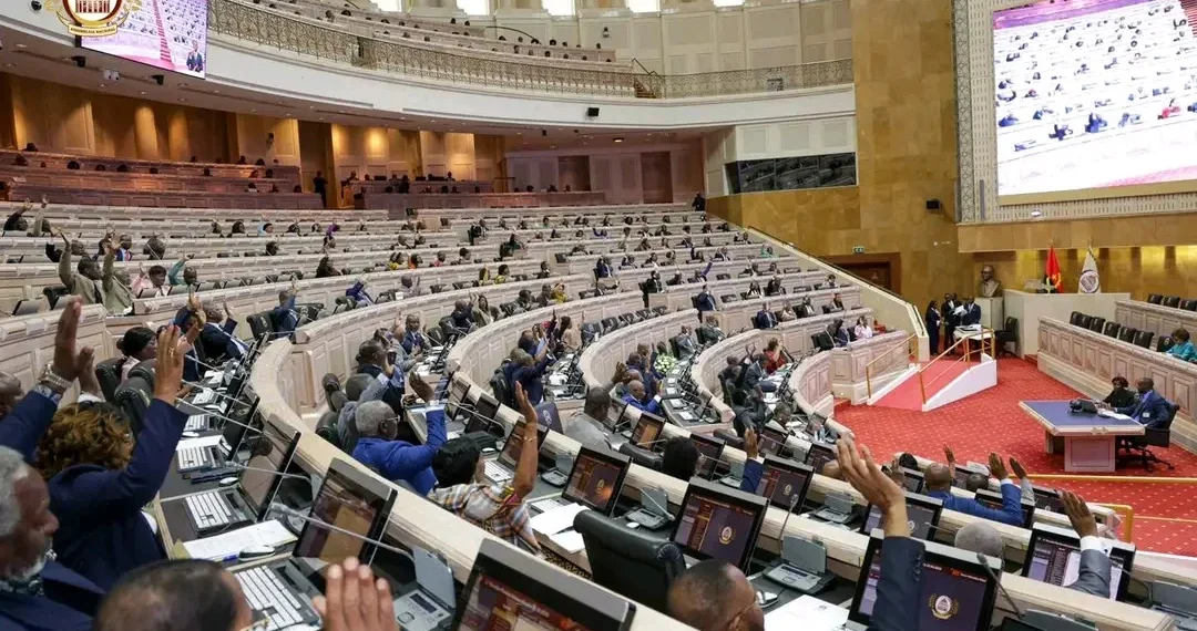 Deputados aprovam revisão da Lei de Prevenção e Combate ao Branqueamento de Capitais