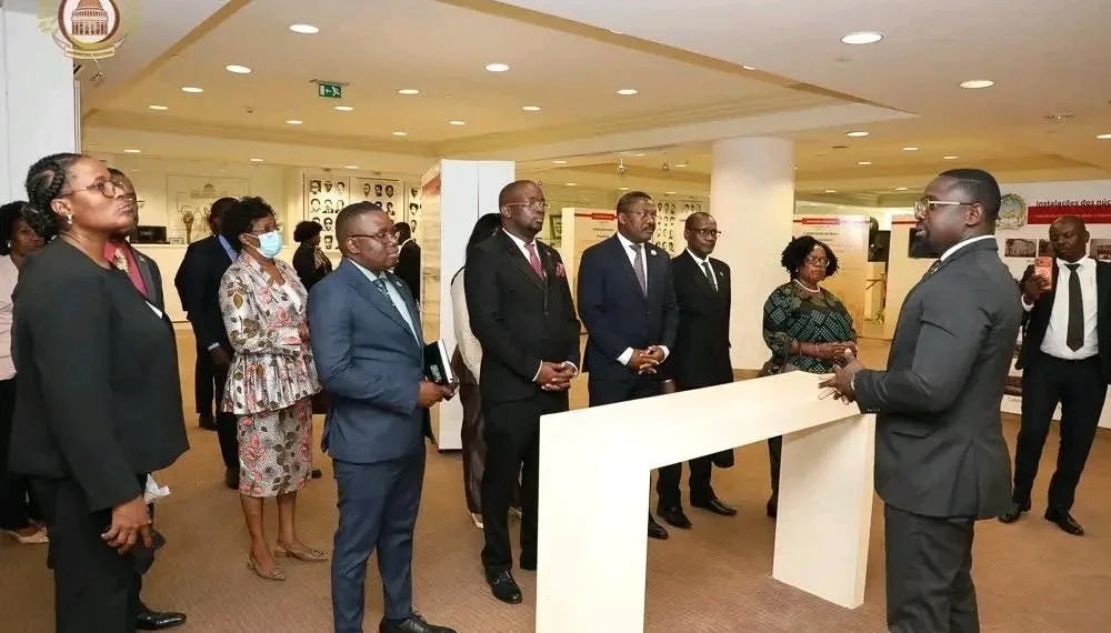 Deputados de Moçambique visitam parlamento angolano