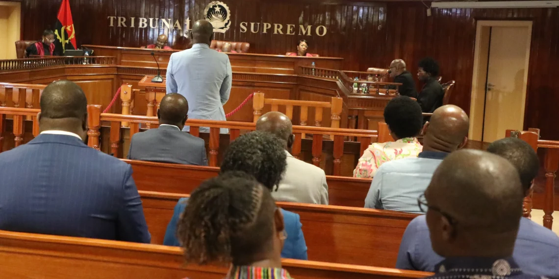 Juiz acusado de burla por defraudação conhece sentença amanhã