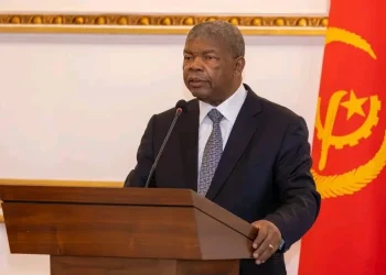 PR confere posse aos novos secretários de Estado e embaixador de Angola no Senegal