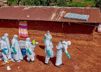 Surto de Ébola mata mais de cem crianças na RDC