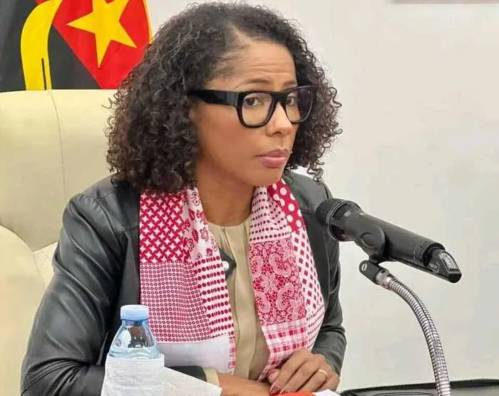 Ministra da Educação aponta expansão da rede escolar como prioridade