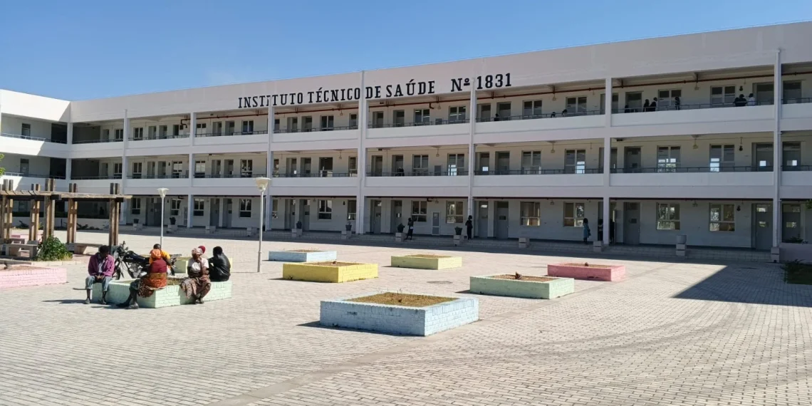 Instituto Técnico de Saúde da Huíla suspende curso de Análises Clínicas por falta de condições