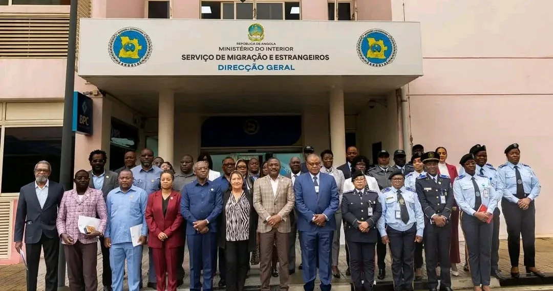Deputados fiscalizam funcionamento do Serviço de Migração e Estrangeiros em Luanda