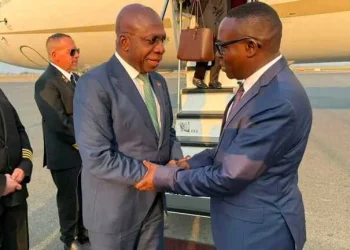 Teté António inicia visita de trabalho no Burundi