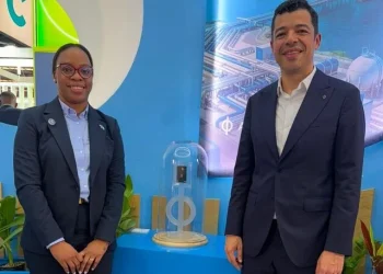 Apresentado primeiro cartão de débito Visa em Angola