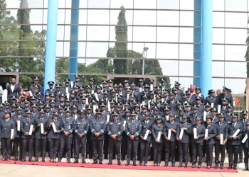 Mais de cem novos licenciados reforçam quadros da Polícia Nacional de Angola