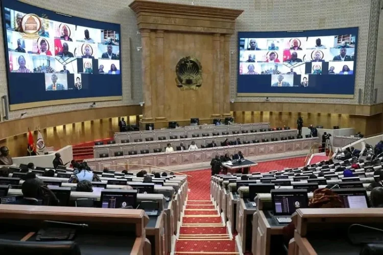 Assembleia Nacional aprova movimentação de deputados com 161 votos a favor