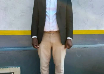 Professor detido por suspeita de abuso sexual de uma jovem durante festa de aniversário