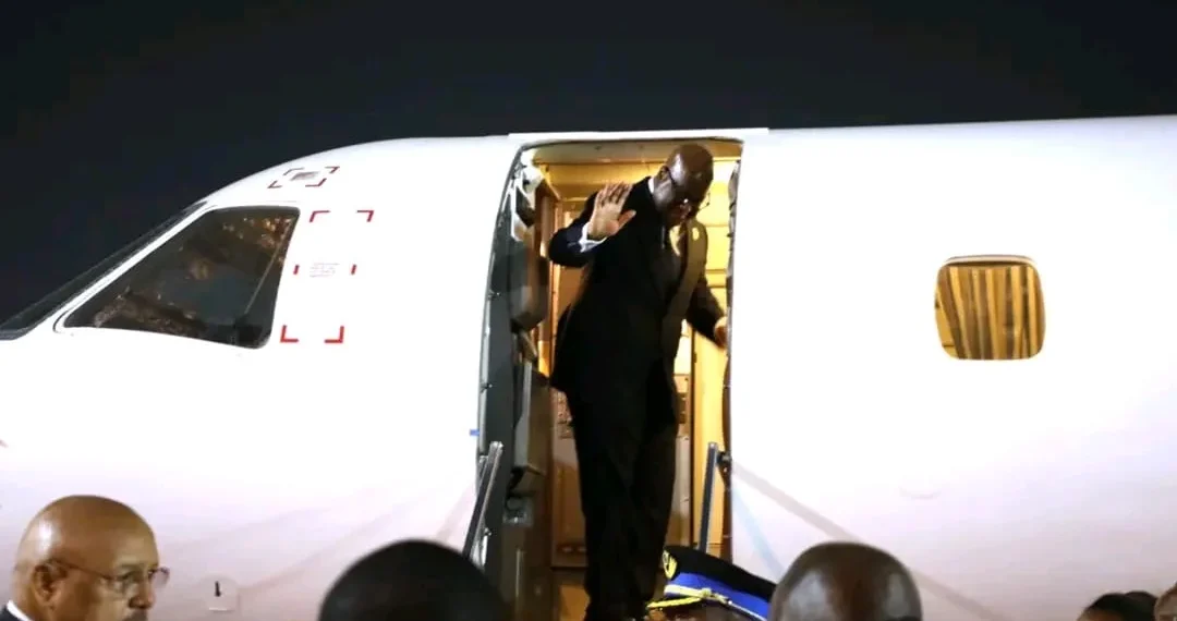 Félix Tshisekedi deixa Luanda após participar na Cimeira da Aliança das Civilizações