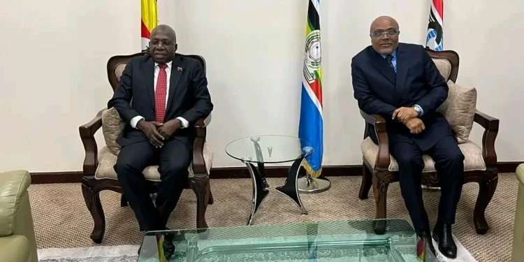 Téte António inicia visita oficial de 24 horas ao Uganda para o reforço da cooperação bilateral
