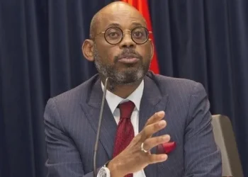 Governador do Namibe defende trabalho conjunto para o desenvolvimento dos municípios em Angola