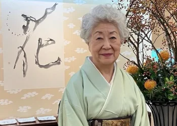 Caligrafia tradicional japonesa de Mestra Ozawa Ransetsu chega a Luanda sob chancela da Galeria Mayamba