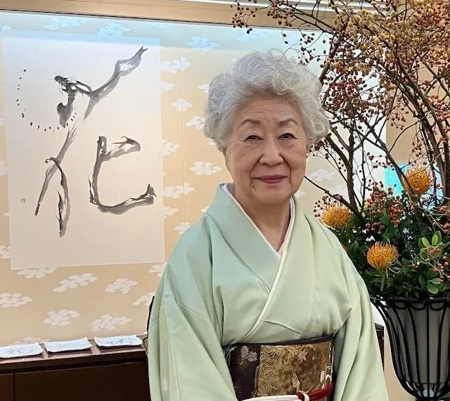 Caligrafia tradicional japonesa de Mestra Ozawa Ransetsu chega a Luanda sob chancela da Galeria Mayamba
