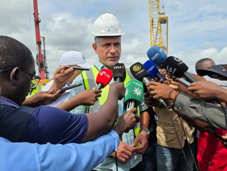 Ministro da Energia e Águas constata andamento das obras do Projecto Quilonga Grande