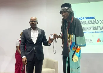 80 fazedores de arte do Rangel recebem Carteira Profissional