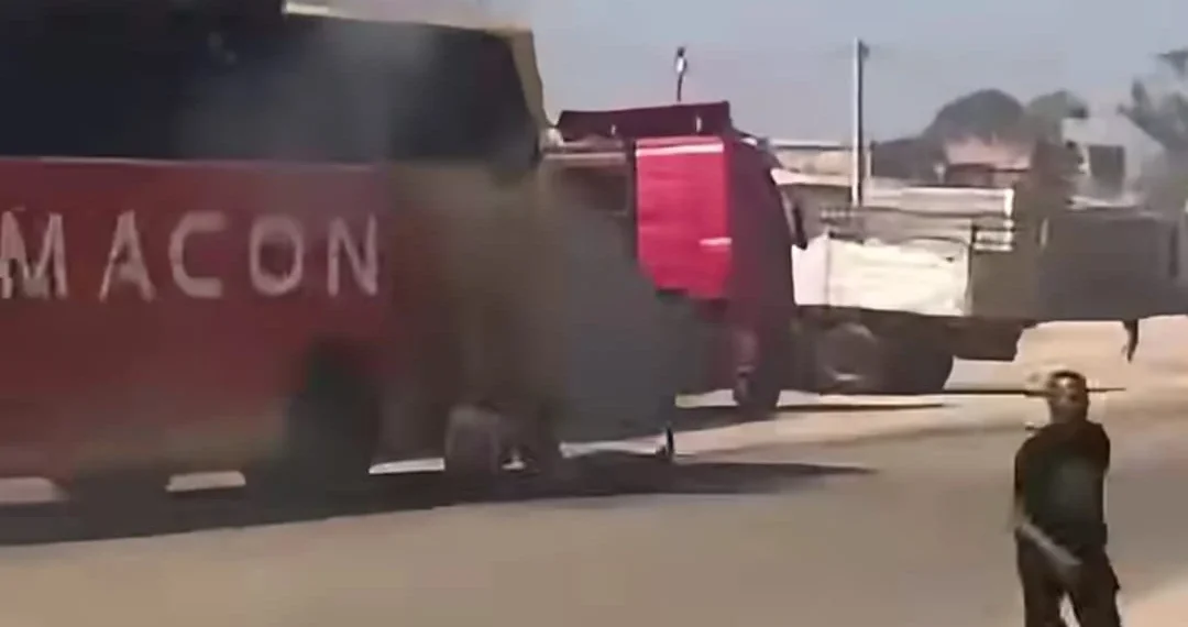 Curto-circuito provoca fumo em autocarro da Macon no Lubango