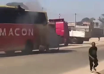 Curto-circuito provoca fumo em autocarro da Macon no Lubango