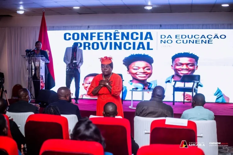 Insuficiência escolar e falta de professores condicionam ensino no Cunene