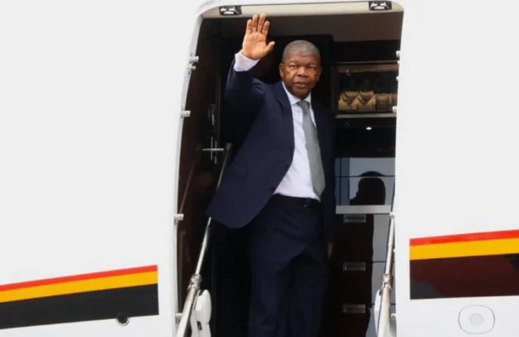 Presidente da República deixa Luanda com destino à RDC