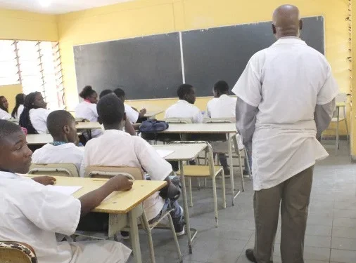 Benguela arranca ano lectivo com défice acima de sete mil professores