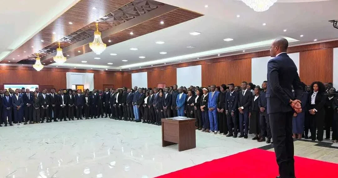Função pública no Moxico Leste ganha reforço de mais de 300 novos funcionários