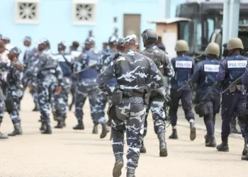 Polícia Nacional impede linchamento de jovem por suposto desaparecimento de órgão genital
