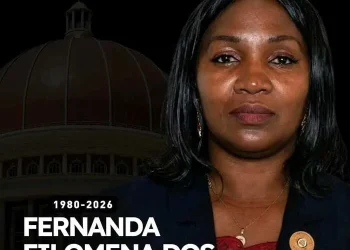 Deputada Fernanda Filomena dos Santos enluta Assembleia Nacional